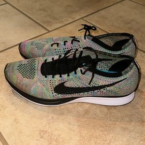 Nike Flyknit Racer.